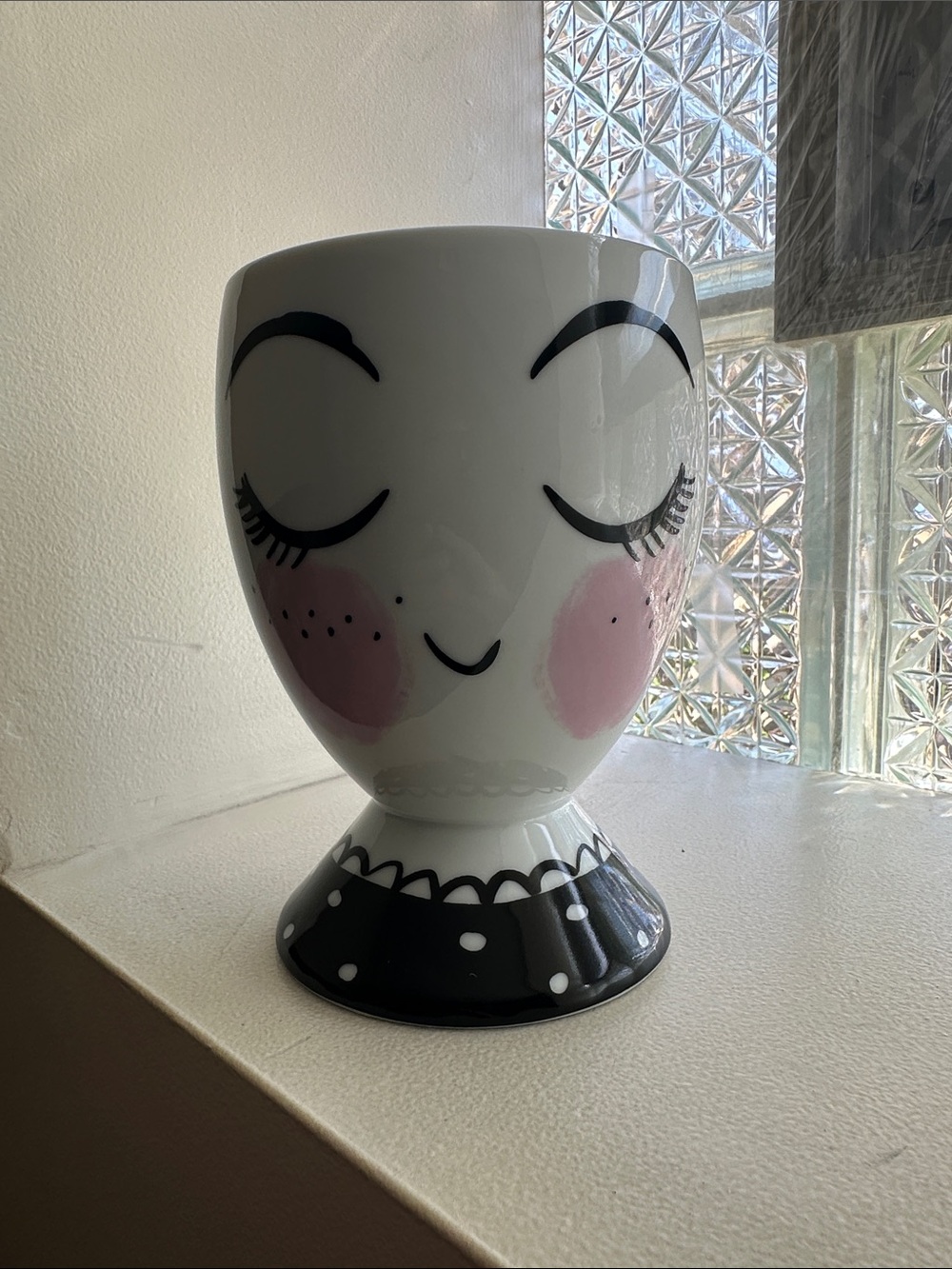 Decorative White Ceramic Face Planter/Pencil or Makeup Brushes cup